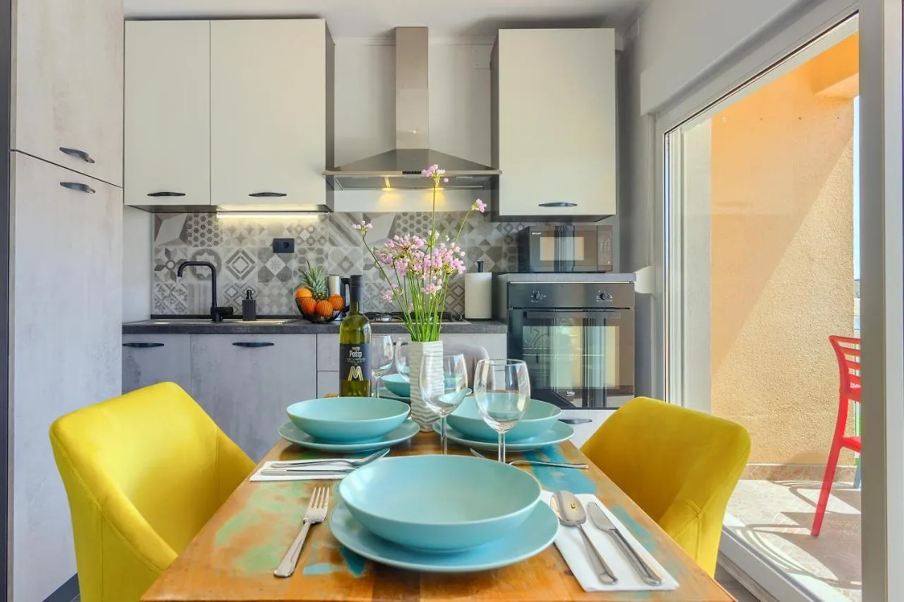 Uma - Design Apartment With Big Terrace 0*, Kastela Croatia
