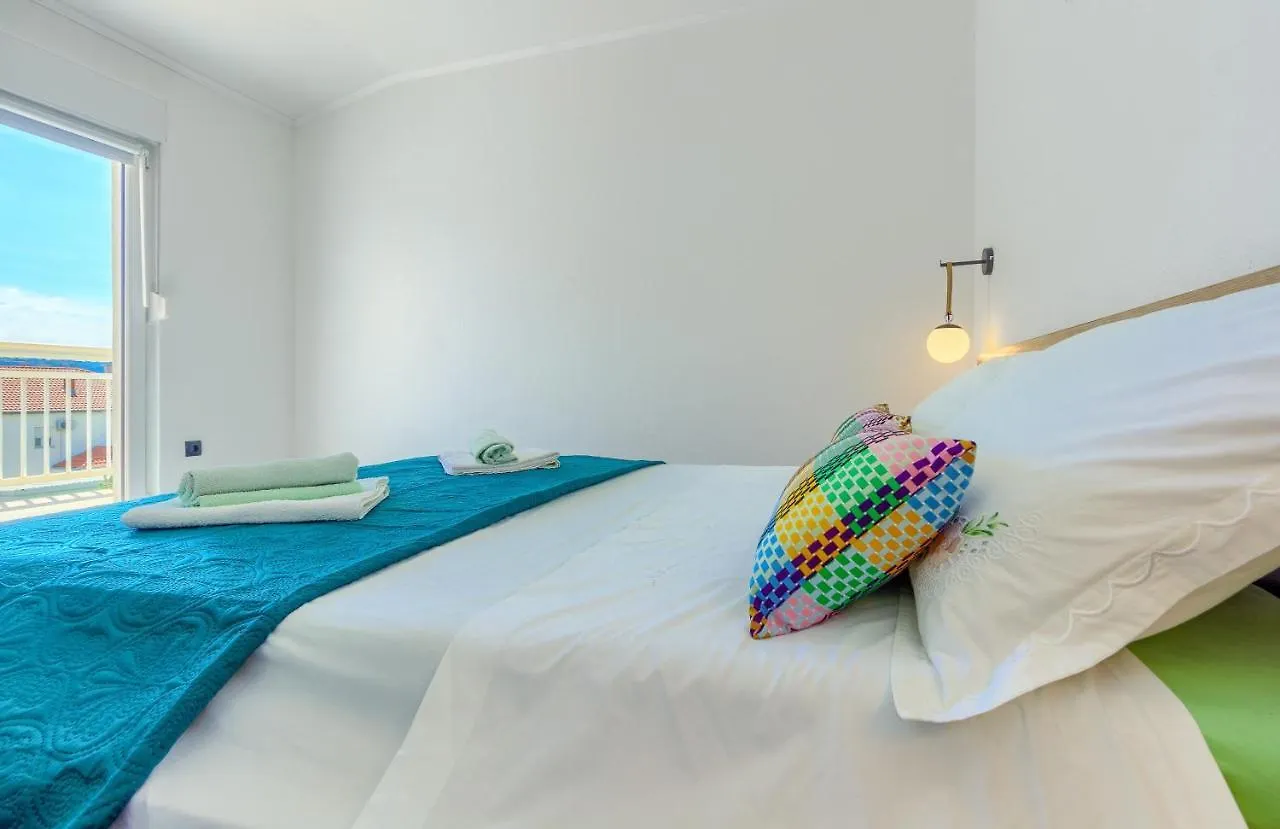 Uma - Design Apartment With Big Terrace  Kastela