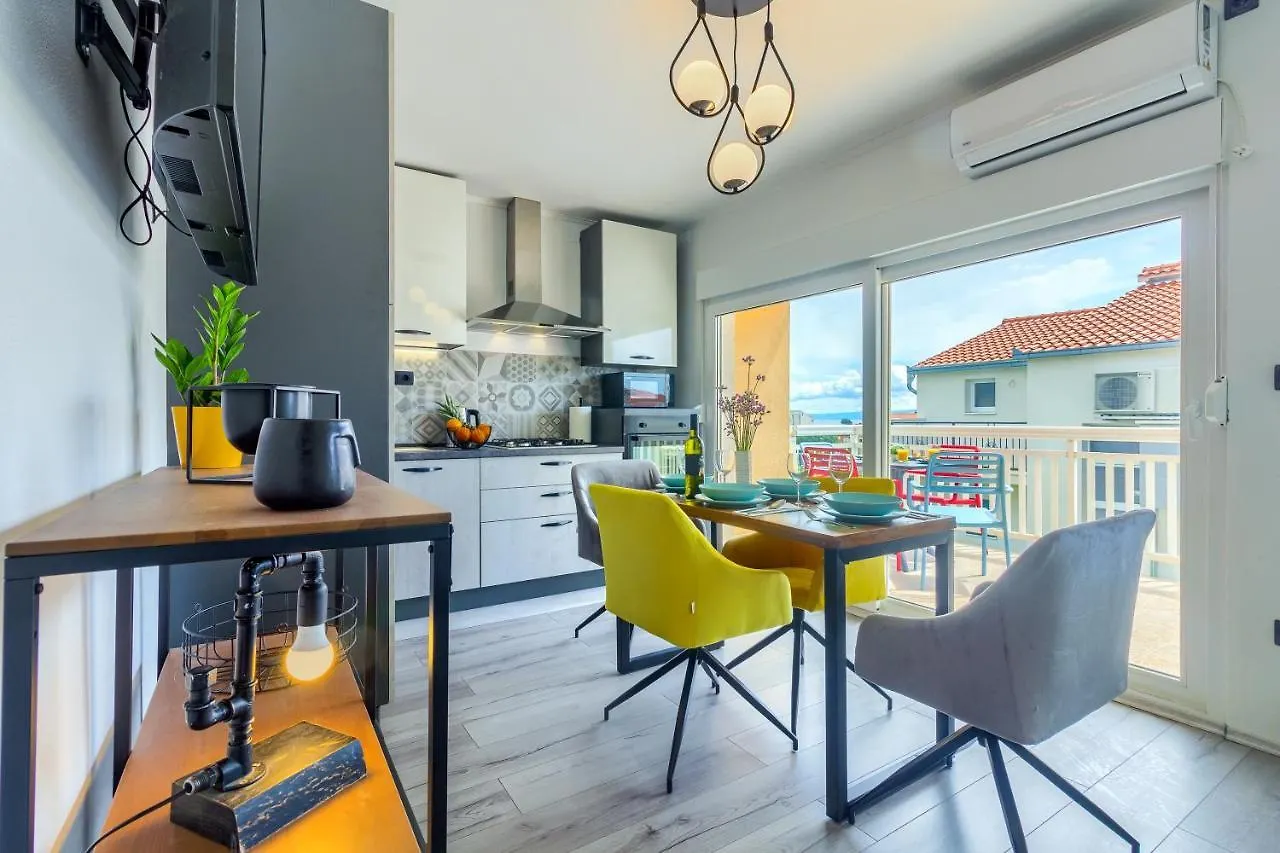 Uma - Design Apartment With Big Terrace  Kastela